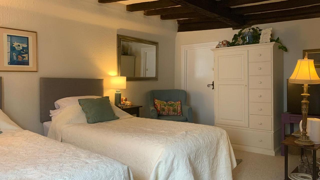 The Totnes Guest House. Upstairs At Zappa'S ภายนอก รูปภาพ