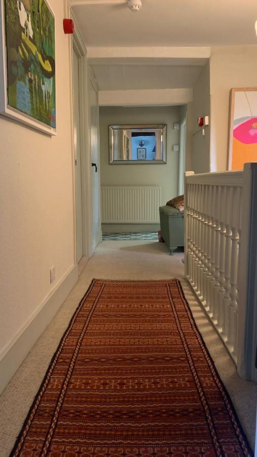 The Totnes Guest House. Upstairs At Zappa'S ภายนอก รูปภาพ