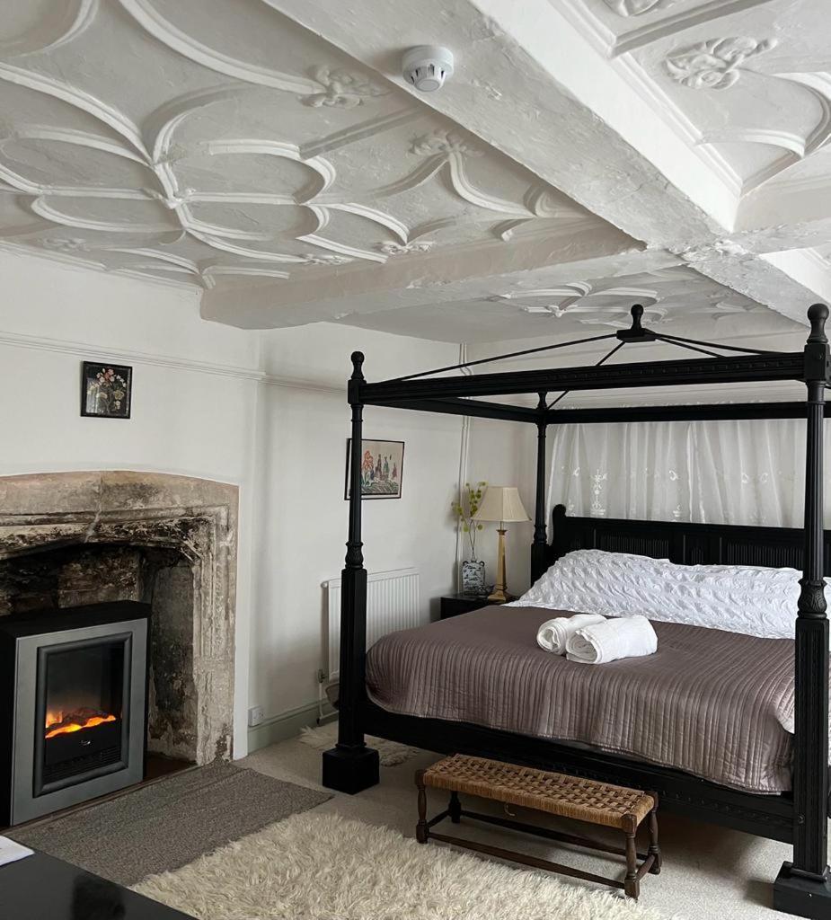 The Totnes Guest House. Upstairs At Zappa'S ภายนอก รูปภาพ