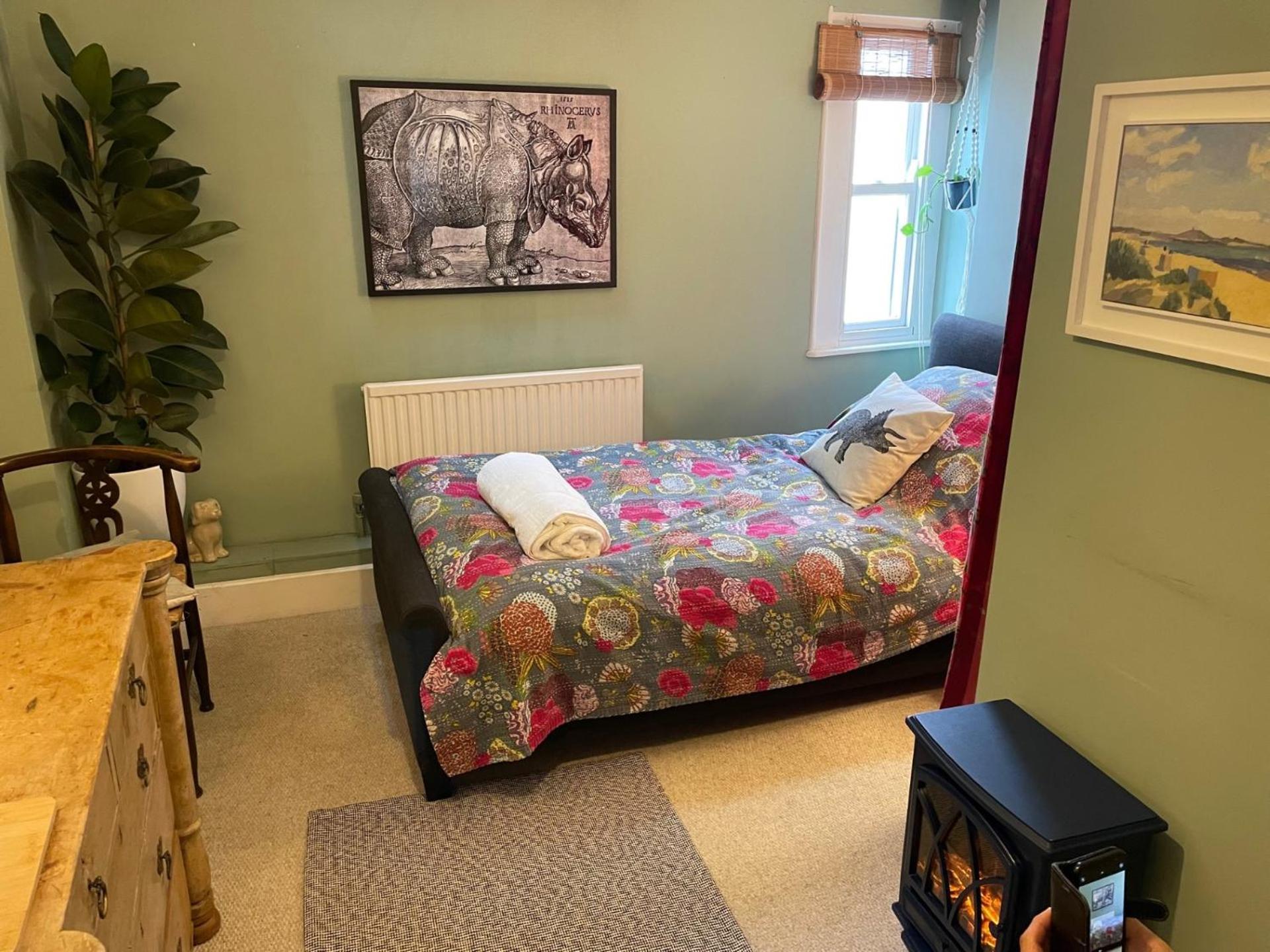 The Totnes Guest House. Upstairs At Zappa'S ภายนอก รูปภาพ